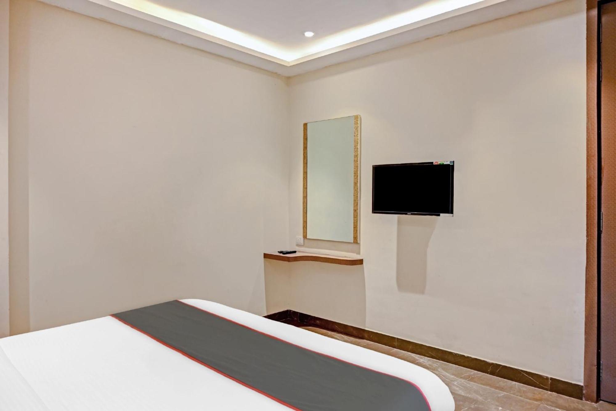 Collection O Vrindavan Hotel Kolkata
