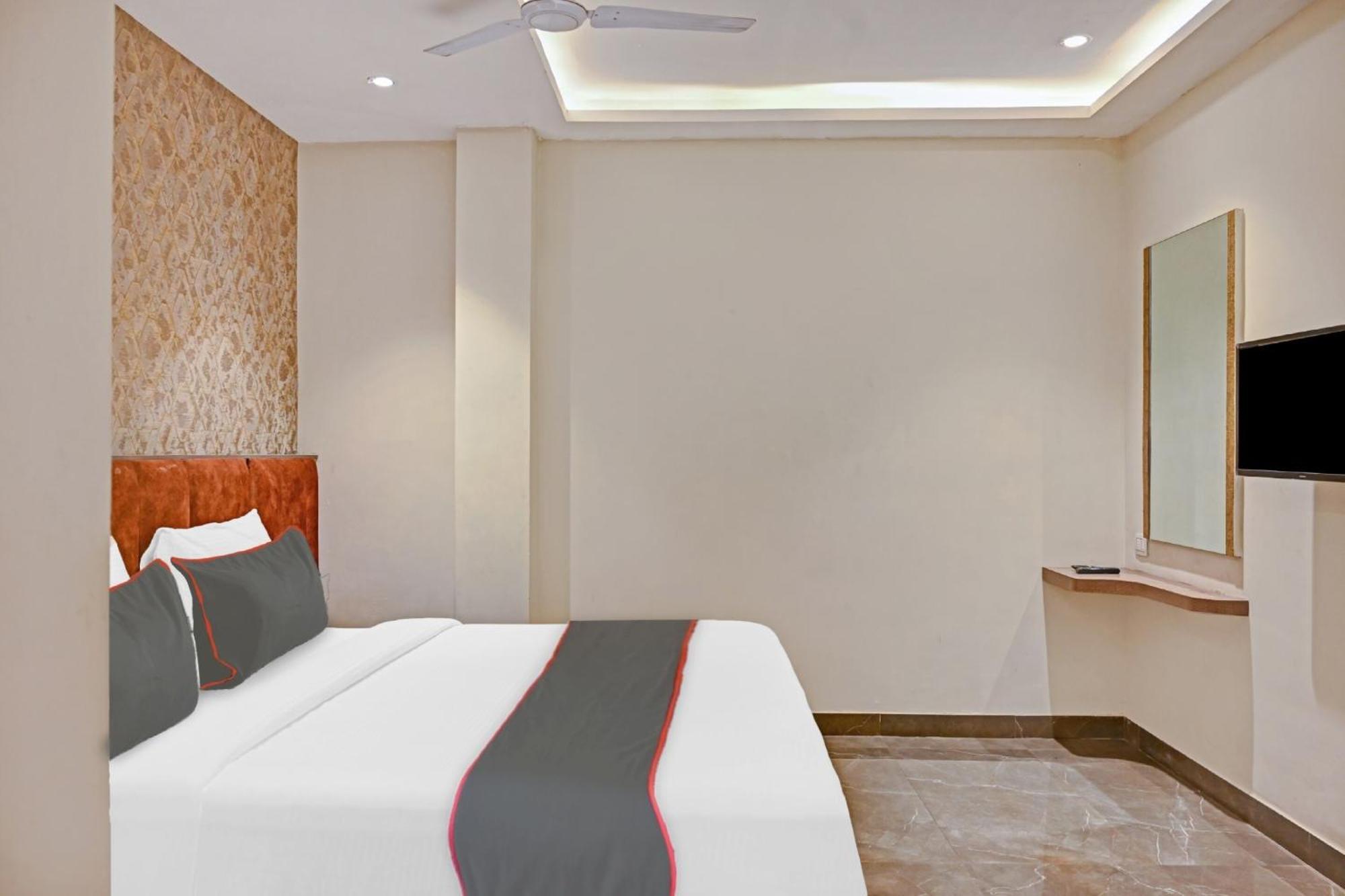 Hotel Collection O Vrindavan Kolkata