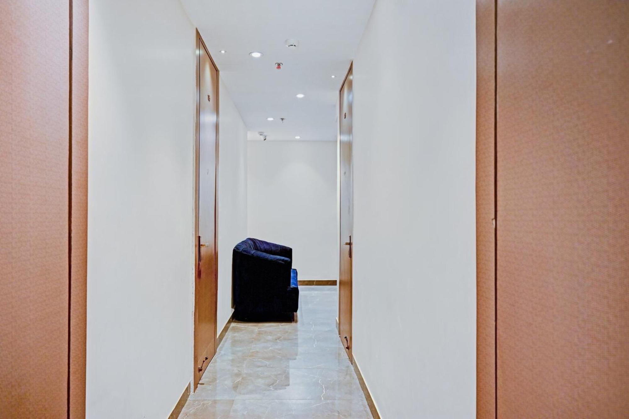 Hotel Collection O Vrindavan Kolkata